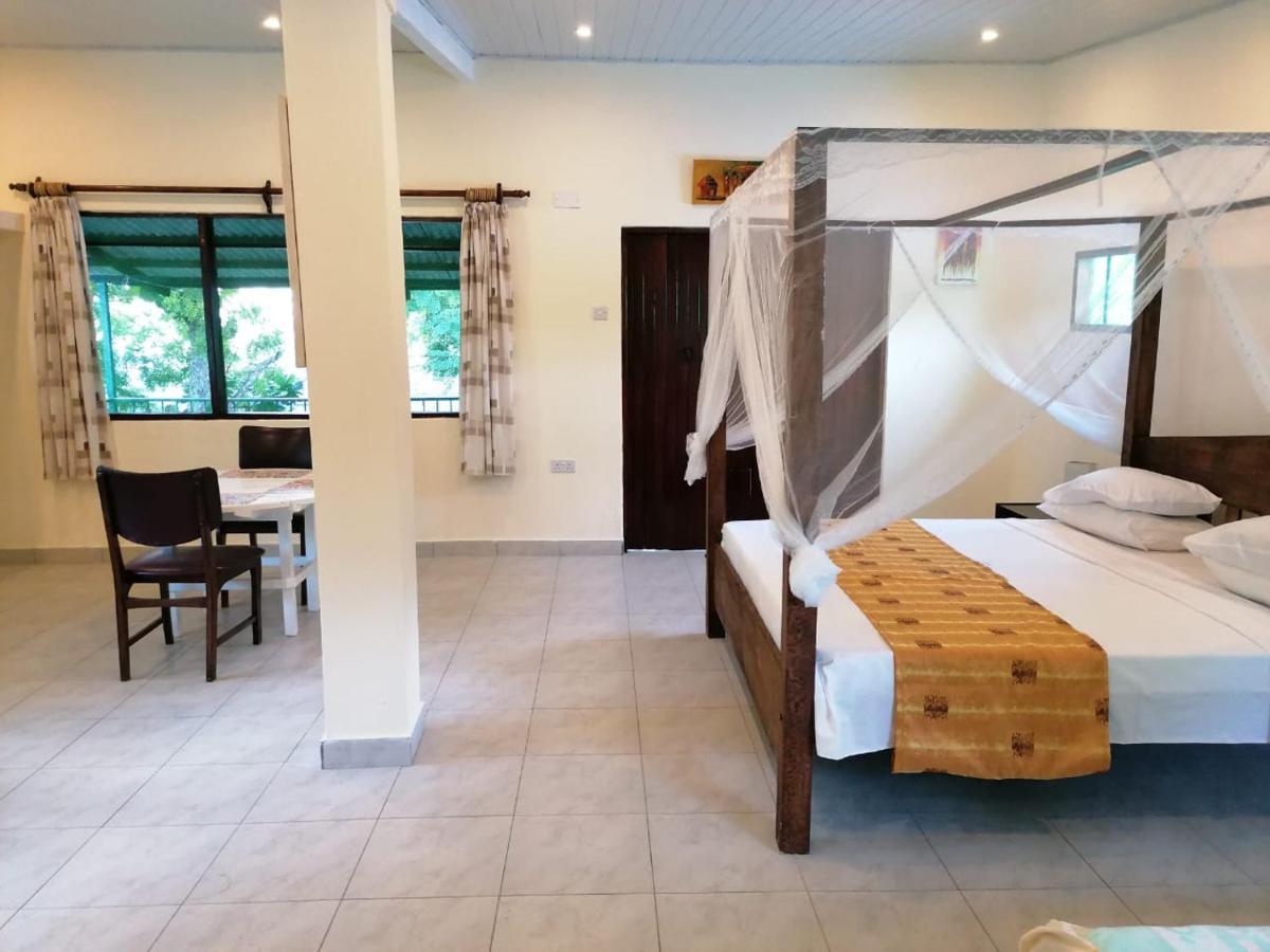 Diani Beachalets Екстериор снимка