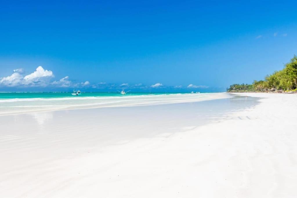 Diani Beachalets Екстериор снимка